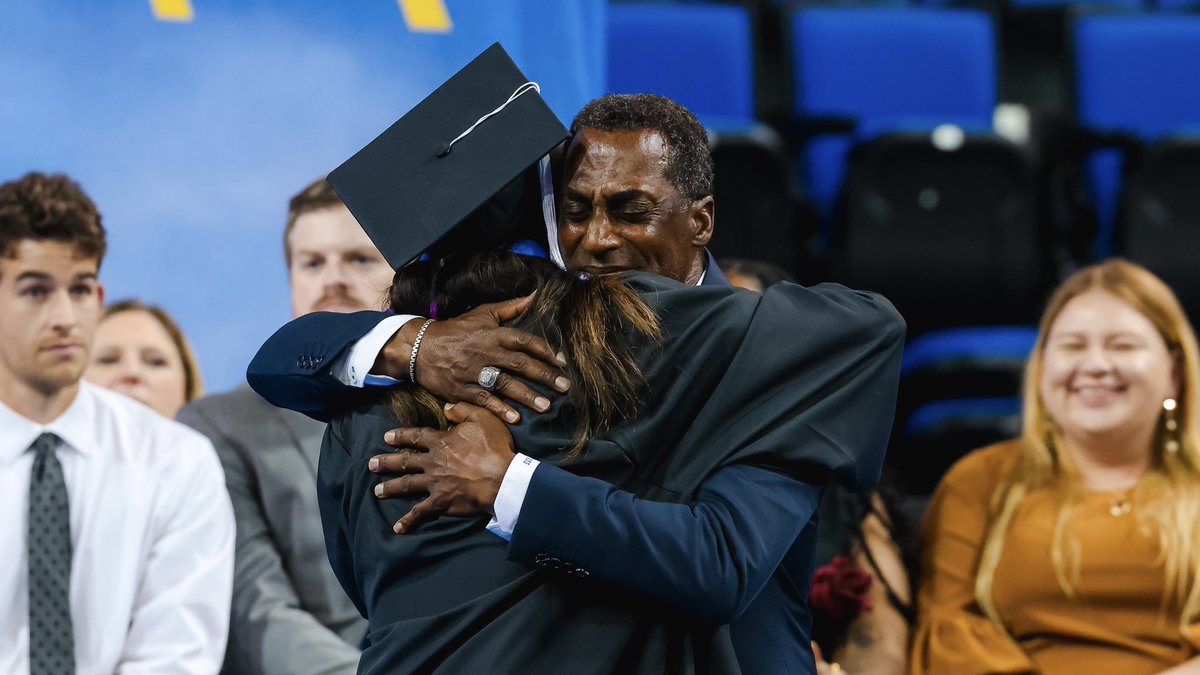 𝐁𝐫𝐮𝐢𝐧𝐬 𝐟𝐨𝐫 𝐥𝐢𝐟𝐞.

Congrats, Kimmi and Elise 💙💛

#GoBruins | #UCLA2025