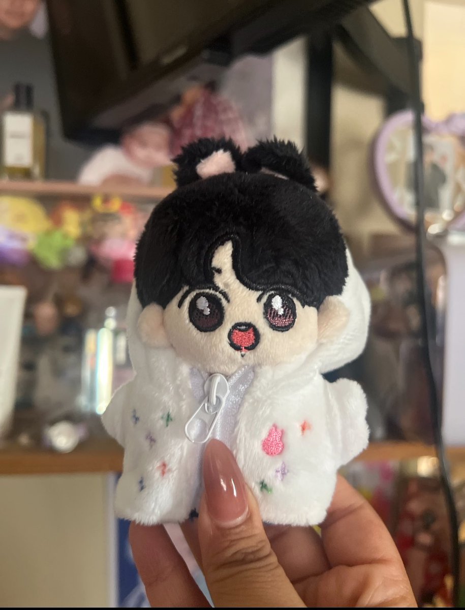 RAlNJOON's tweet photo. Hey armys! Yesterday next to the hybe building at 7/11 i lost my jungkook doll >.< it was at 9:16 pm 😭 if you see or found him please let me know :(( 💔 help me find my son 😔 he doesn’t belong on the streets
#FESTA2025 #HOPE_ON_THE_STAGE_TOUR_FINAL #HOS_TOUR https://t.co/roUHrnp6KB