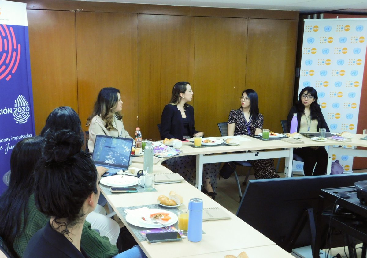 UNFPAMexico's tweet photo. 👏  ¡Gran jornada de trabajo con el @ojup_mx! Más de 20 juventudes líderes de todo el país compartieron ideas y reflexiones para establecer una línea de acción clave para la agenda de juventud, paz y seguridad en México. ¡Muchas gracias por los valiosos aprendizajes! https://t.co/qITsb1P9vb
