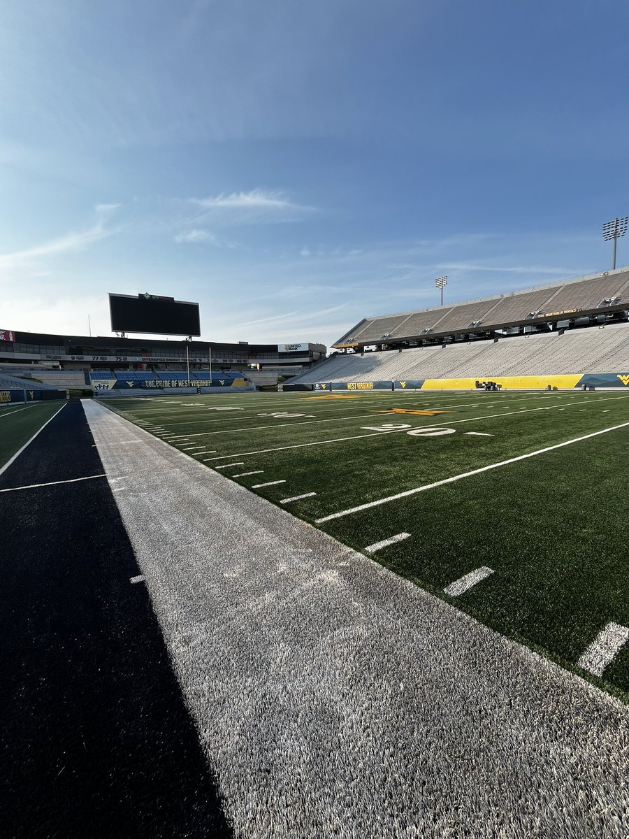 CarlosShird's tweet image. Had a great visit to West Virginia University Thanks for showing me around !!! @Ian_Salkil @CoachDan_Y @MSJ_Football