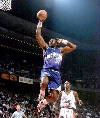 ISAAC4O8's tweet photo. The weakest signature move of all time lmao https://t.co/feA4LIrf5b