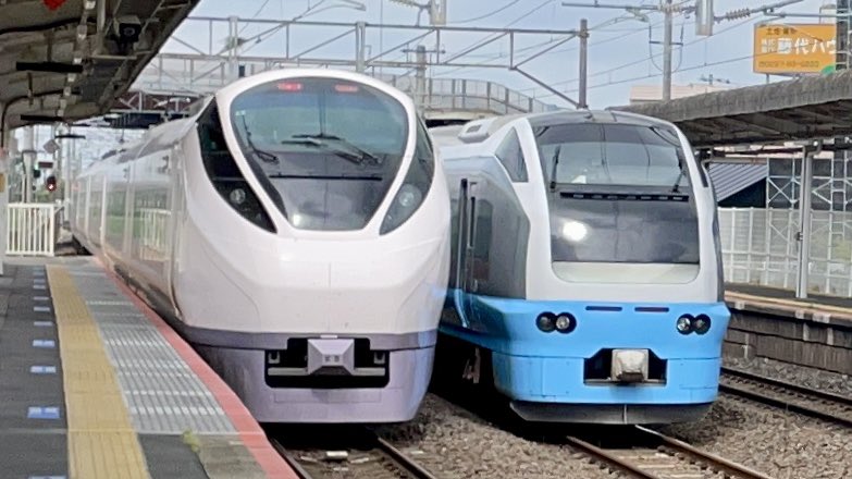 BSE501457's tweet photo. 団臨 #E653-#K71
08:43 藤代中線着 → 08:57 同発

ひたち4号(E657-K5)と並びました https://t.co/xyb02UkCrD