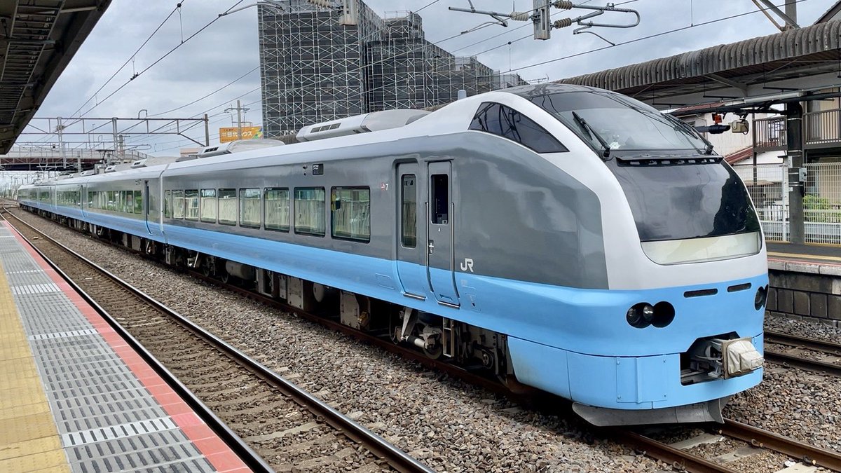 BSE501457's tweet photo. 団臨 #E653-#K71
08:43 藤代中線着 → 08:57 同発

ひたち4号(E657-K5)と並びました https://t.co/xyb02UkCrD