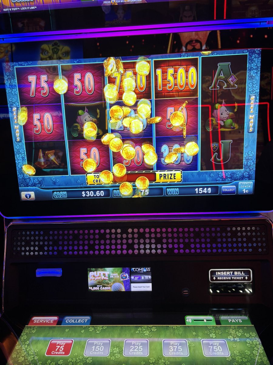 BigDaddyBenMoen's tweet photo. At the fucking casino again putting my 3k paycheck into the slots. Light work. https://t.co/JDbdNDNhIe