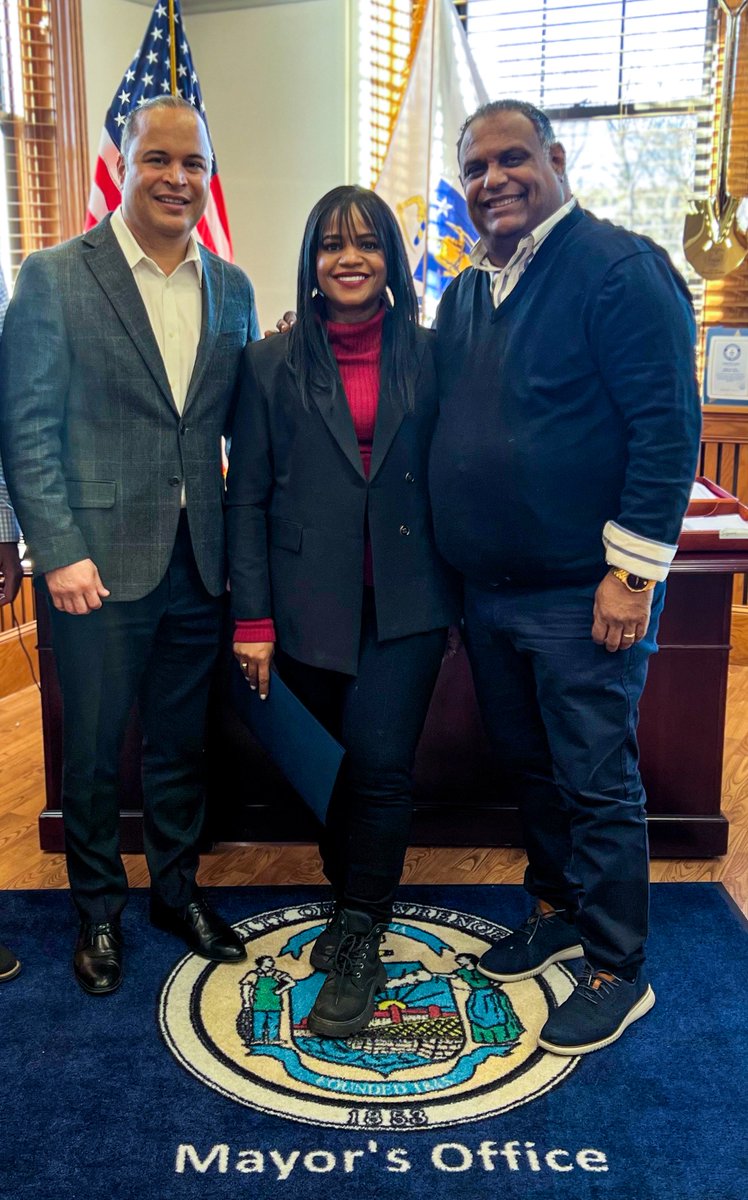 La periodista <a href="/MillizenUribe/">Millizen Uribe</a> recibe doble reconocimiento en Lawrence por usar su voz a favor de la diáspora dominicana.

Visita nuestro canal de YouTube: 
🤳 youtube.com/@ElNuevoDiario…

#ElNuevoDiarioRD