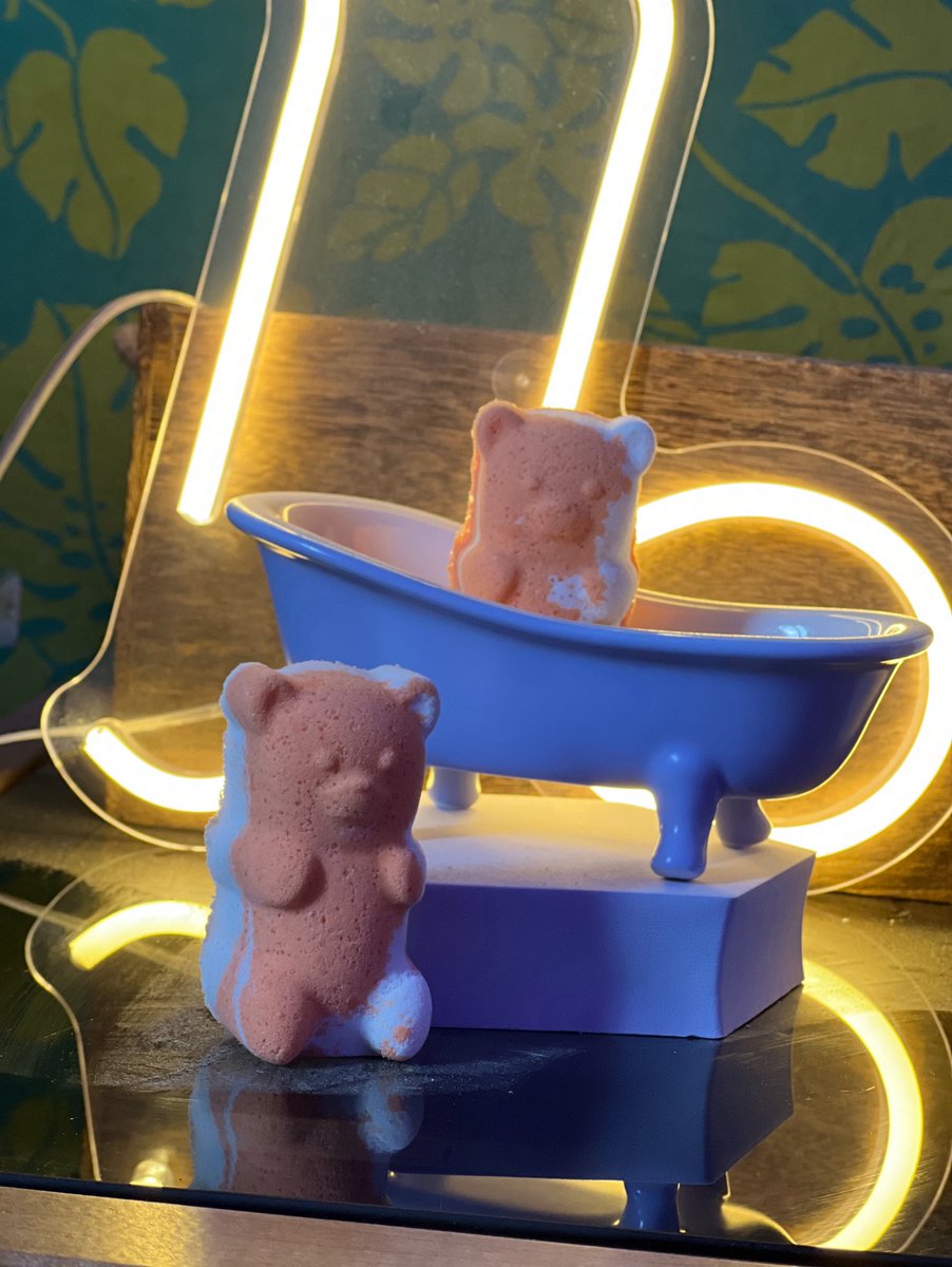JumpyJellybean_'s tweet photo. These are some the CBD isolate infused bear bath bombs that are ready to be shipped off. Head over and get your hands on these 65mg CBD PER bear bath bombs 🛁 before they’re sold out ✨ 

https://t.co/CsgDk3VU2r https://t.co/a6OEbei33J