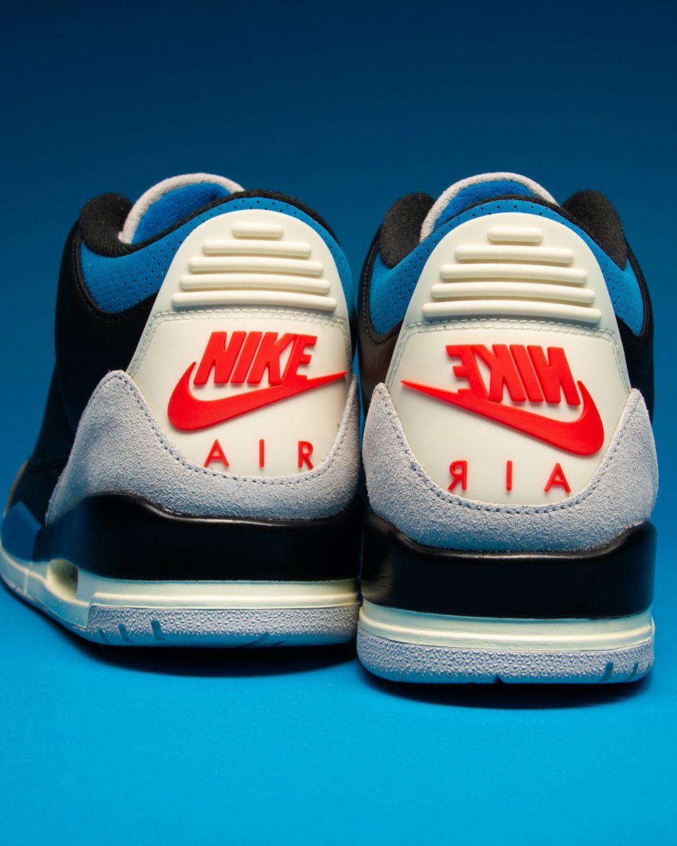 SOLELINKS's tweet photo. Ad: Air Jordan 3 Retro ‘Rare Air’ last sizes at $157.50, use code FATHERS25 => https://t.co/O2qIdHStZr https://t.co/mAksWLmut4