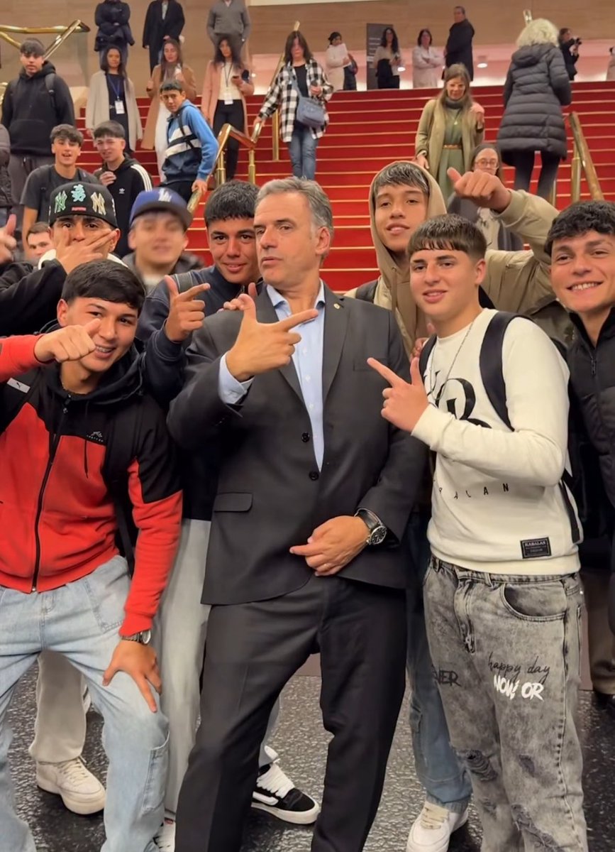 mi presidente, tu presidente, nuestro presidente.
