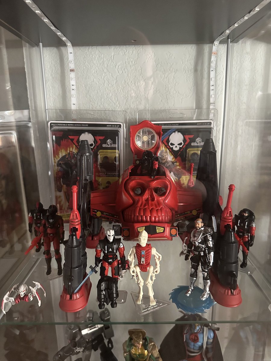 WilliamMitchner's tweet image. I could go with so many but I always come back to the ARAH GI Joe line! From the Action Force #Roboskull to the #TigerForce subset that my dad ran around to find for me when I was a kid