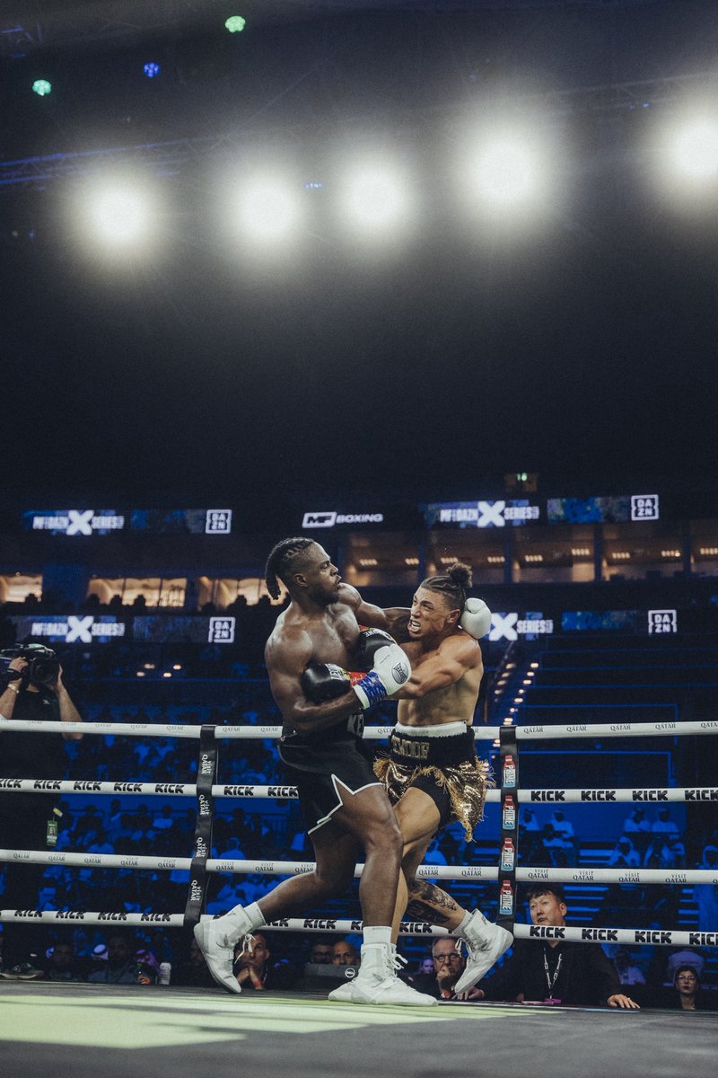 Kelz (@kelechidyke) on Twitter photo Happy birthday Pussy 🥳🤡
Sign the contract so we can have our rematch 📝😤
<a href="/ChaseDeMoor/">Chase DeMoor</a> #MisfitsBoxing <a href="/MamsTaylor/">Proper Loud Music</a> #KelzvsDeMoor2 Happy birthday Pussy 🥳🤡
Sign the contract so we can have our rematch 📝😤
<a href="/ChaseDeMoor/">Chase DeMoor</a> #MisfitsBoxing <a href="/MamsTaylor/">Proper Loud Music</a> #KelzvsDeMoor2