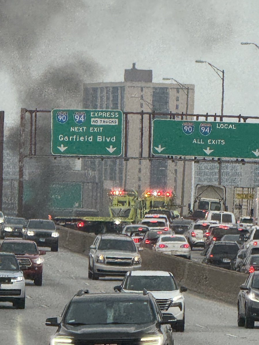 A rough evening on the OB Dan Ryan at the Stevenson where crews are dealing with a motorcycle crash that resulted in a fire. The 2 left lanes are blocked and traffic is crawling out of the Byrne Interchange. Thanks to <a href="/MitchRosen670/">Mitch Rosen</a> for the 📸! <a href="/WBBMNewsradio/">WBBM Newsradio</a>