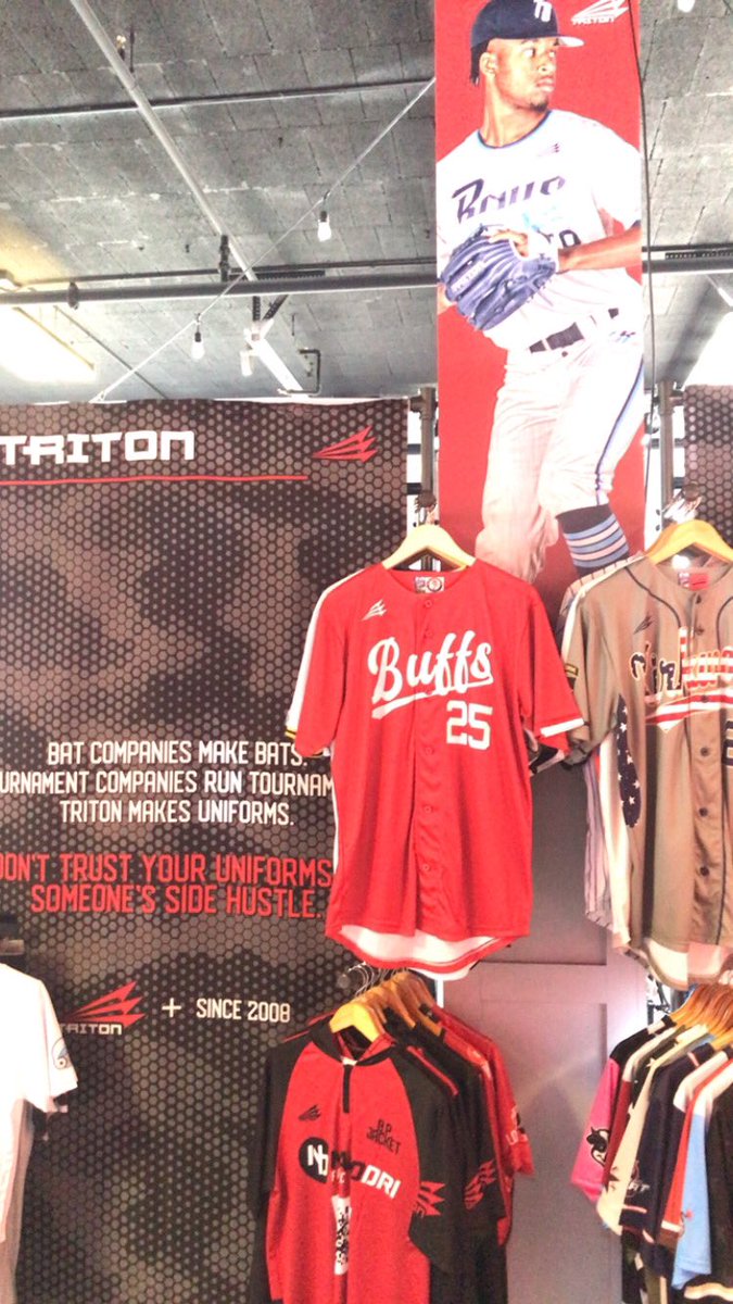 🚨 👀 🚨
<a href="/BlundellColton/">Colton blundell</a> 🦬 jersey on display <a href="/omaha_cws/">College World Series</a> 
@officialteamtriton 
#roadtoomaha 
#TeamTriton
#SkeauxBuffs