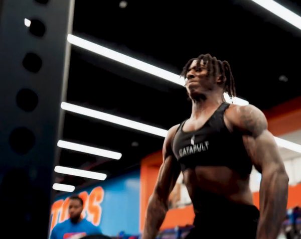GatorsNetwork's tweet photo. UPDATE: Florida CB Cormani McClain has clearly put on WEIGHT this offseason. A recent video uploaded to Florida’s social media shows the former Colorado CB with an increase in size.

He has reportedly shown some of the most “significant improvements” in the weight room as well. https://t.co/pQfHogmRc1