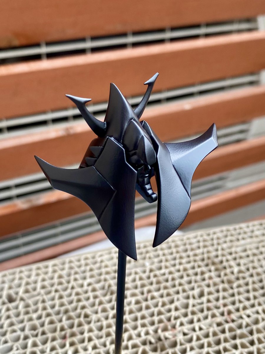 今日の朝活
PLAMAX ライディーン
昨日のリカバリーやっぱり失敗😔
600番→800番とヤスリをかけて細かい傷を補修
塗装ブース出すのめんどくて青空塗装
今度こそリカバリーできたかな？