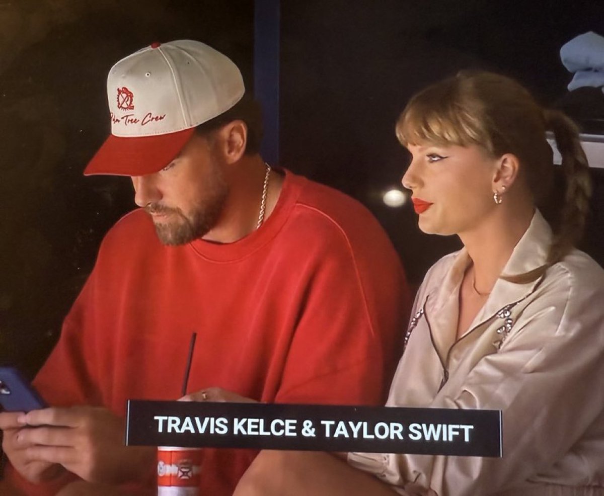 Taylor Swift tonight!