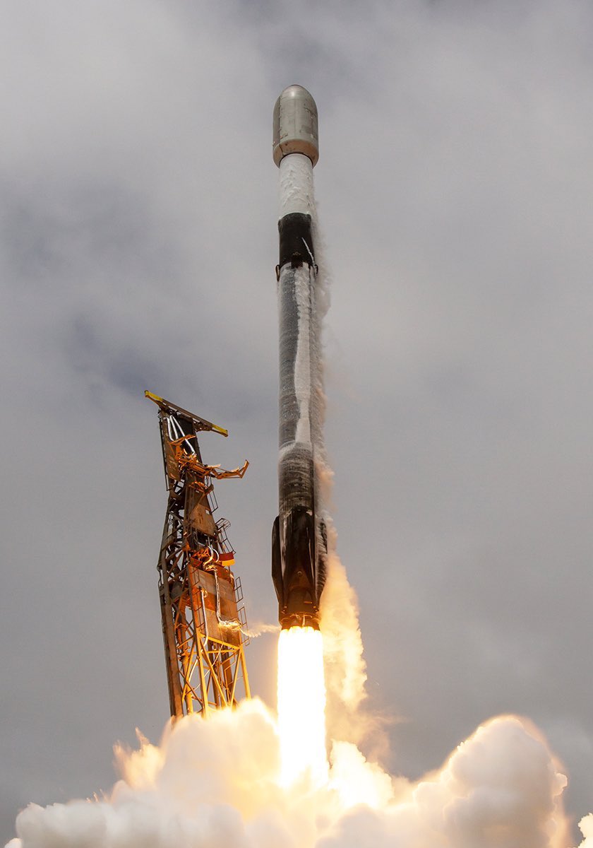 billmeco's tweet image. #OTD 2 year ago a #SpaceX #Falcon9 #launched #Transporter8 from #SLC4E . #Transporter 8 was a dedicated #rideshare mission by SpaceX. SpaceX’s #SmallSat #Rideshare #Program provides small #satellite operators with regularly scheduled, dedicated Falcon 9 rideshare missions to SSO.