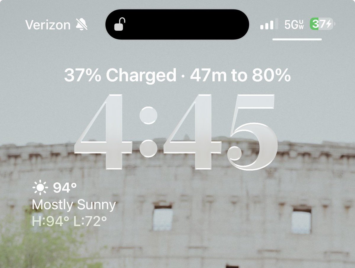 Jordan_Schiefer's tweet image. Ok Apple, I do appreciate the estimate. But just give me charging rate. 🫠