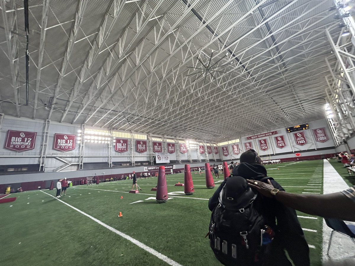 k_beast33's tweet image. Was nice to show my skills at the Oklahoma camp @arbuckle_ben @CarlosLynn @Coach28Wash @Recruit_Crowley @jmc_fam @Marchen44 @dctf @DistinctlyHIS_
#kbeast
#imbuiltdifferent #distinctlyhiscollegetour #distinctlyhisbustour #truebuzz #TrueBuzzAthletics #cypethelab