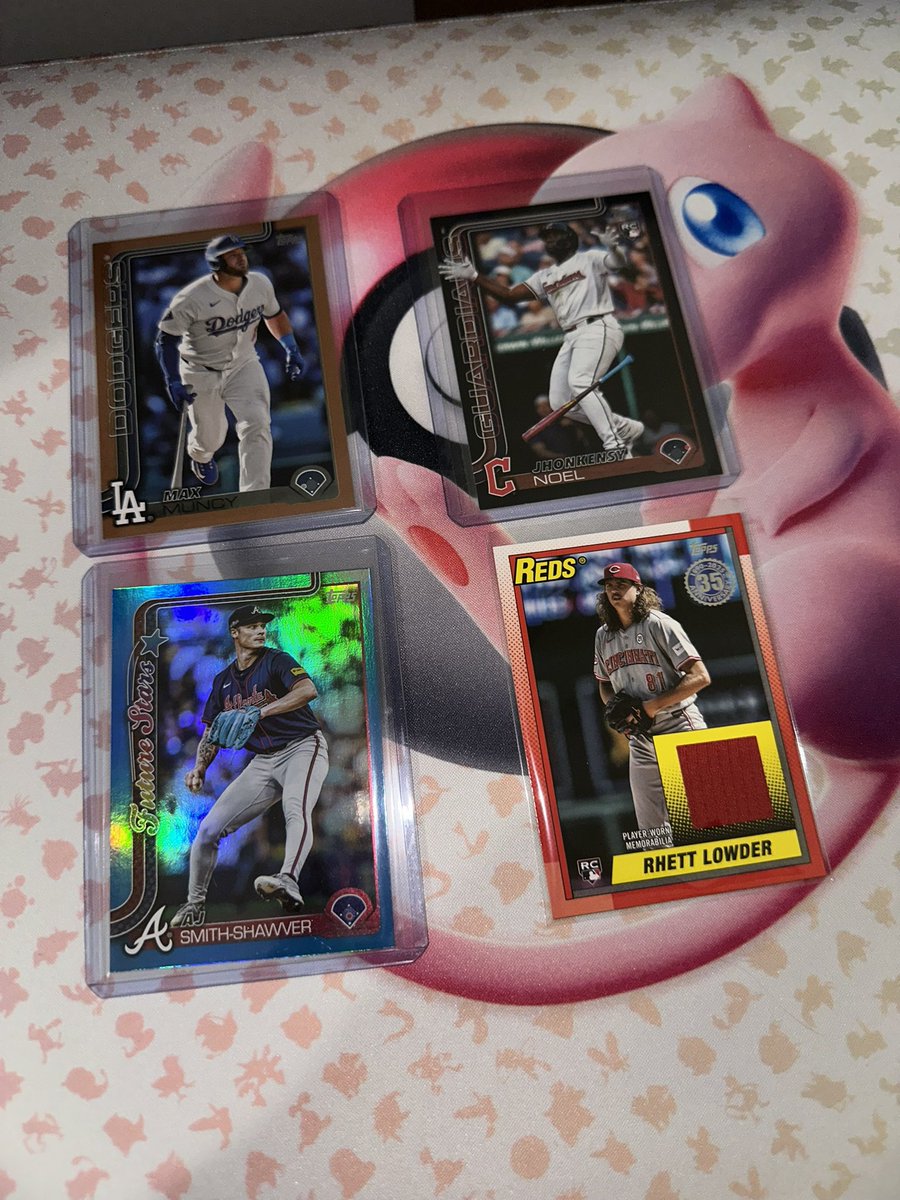 partyboyx69's tweet photo. @CardPurchaser first series 2 hobby box. No auto but I think I did good https://t.co/IUD0gKauwl