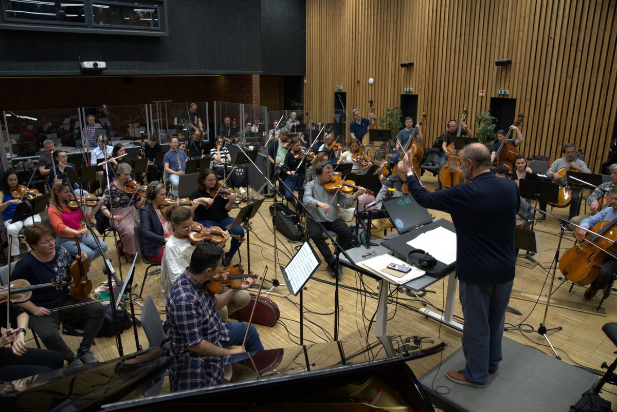 Jeff Album (@jeffalbum) on Twitter photo So proud to share this music with the world and I want to thank this amazing team! š¶š
š» Budapest Symphony Orchestra
šØ PĆ©ter KovĆ”cs ā Artistic Director & Co-producer
š¼ Robert Lennon ā Conductor, Arr. & Orch.
šļø GergÅ Dorozsmai ā Mastering
š§ Listen: hyperfollow.com/JeffAlbum So proud to share this music with the world and I want to thank this amazing team! š¶š
š» Budapest Symphony Orchestra
šØ PĆ©ter KovĆ”cs ā Artistic Director & Co-producer
š¼ Robert Lennon ā Conductor, Arr. & Orch.
šļø GergÅ Dorozsmai ā Mastering
š§ Listen: hyperfollow.com/JeffAlbum