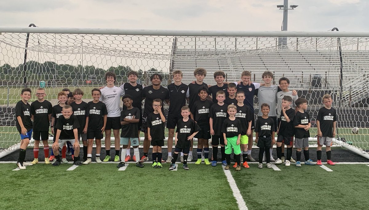 LEHSMensSoccer's tweet image. Thanks to the great group of young players that spent the week with us. Keep working hard and having fun!