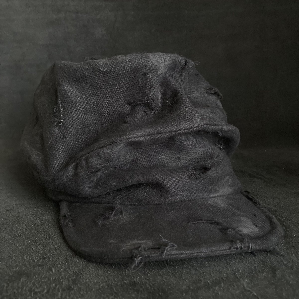 triangleshat's tweet photo. Black linen damage turn cap (brim core)
【WEB SHOP】
https://t.co/a7iuxZDzSA
#triangleshat #hat #cap #帽子 #tokyo #hatmaking #hatdesigner https://t.co/yEf7yXJMmq