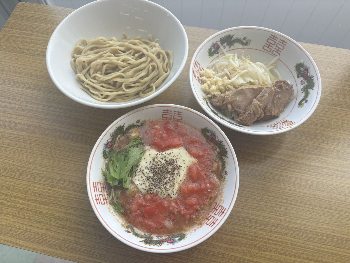 menyadon's tweet photo. 期間限定のトマトチーズつけ麺（エルデスペラード）が今日から開始します！

トッピングにつきましては、
いつも通りになります https://t.co/E1Qcb2PZfa