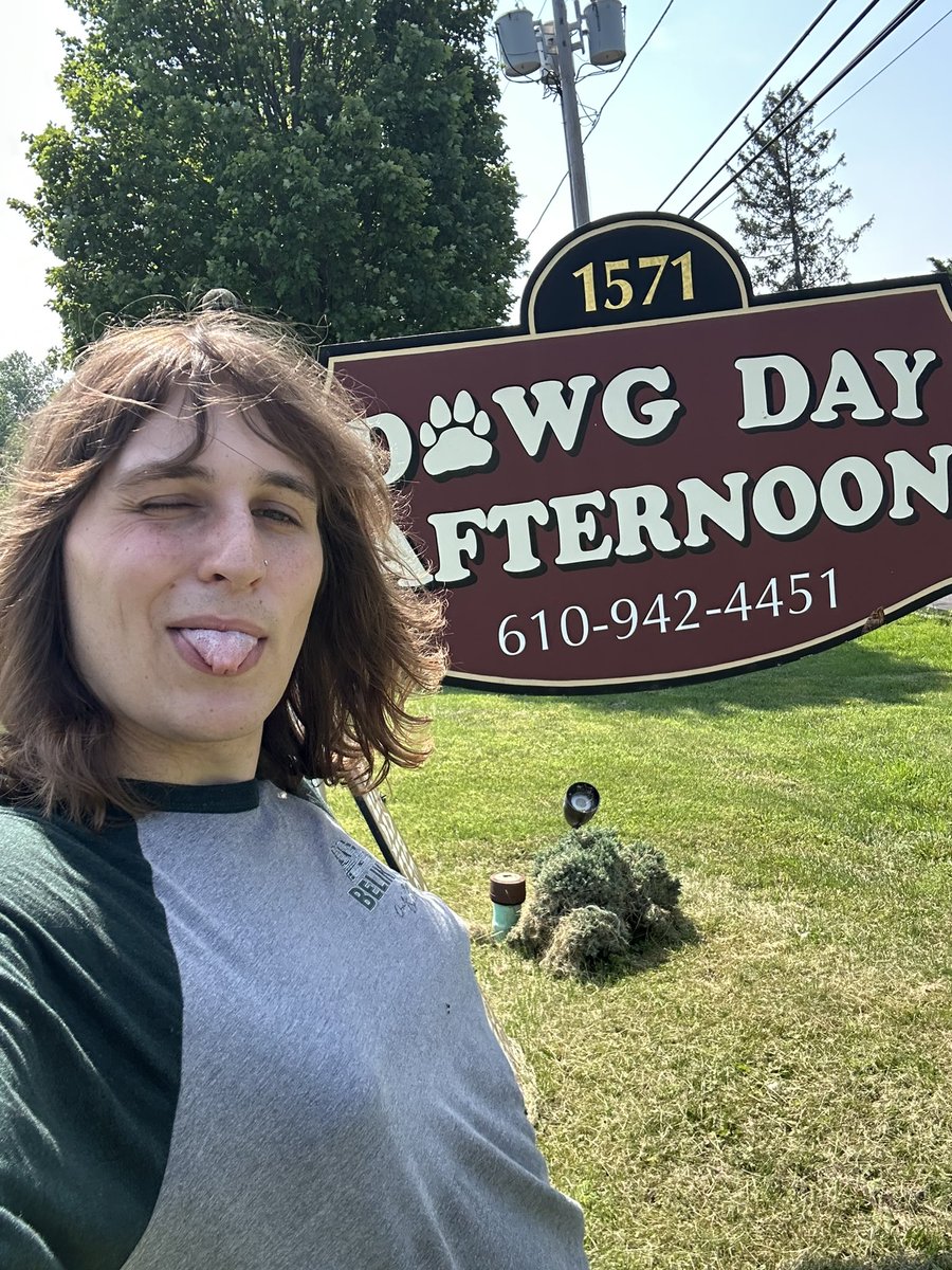 SamInPrint's tweet photo. next person I talked to after this was taken was a 70+ year old woman who would only speak German to me, until she broke and asked in English what my pronouns are. never beating the puppygirl allegations…. https://t.co/vUDlOe6MJk
