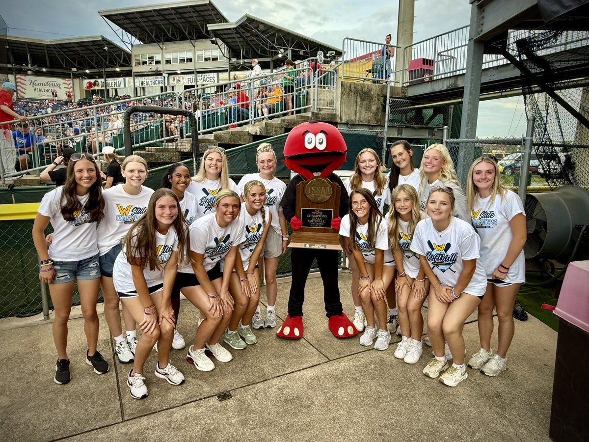 DubVSoftball's tweet photo. Don’t 👀 now… Looie is lookin’ like a STATE CHAMPION. 🏆💙

What an unbelievable night at World Softball Night with the @chattlookouts! We had a blast! Thanks again, @sidhooper, for an incredible night for the game of softball! We are so proud of you! #FeistyFillyFamily https://t.co/lNst92tG7S
