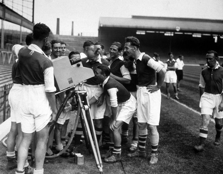 🎥 The world’s first-ever televised football match in 1937 was between North London’s two big teams – Arsenal and Arsenal Reserves (Spurs were in the second division at the time)