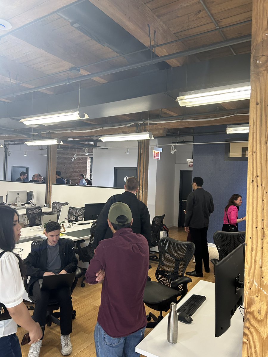 s/o to everyone who came to our launch party 

Chicago has long deserved a real startup hub

it’s time to build it

bullish on Chicago 📈