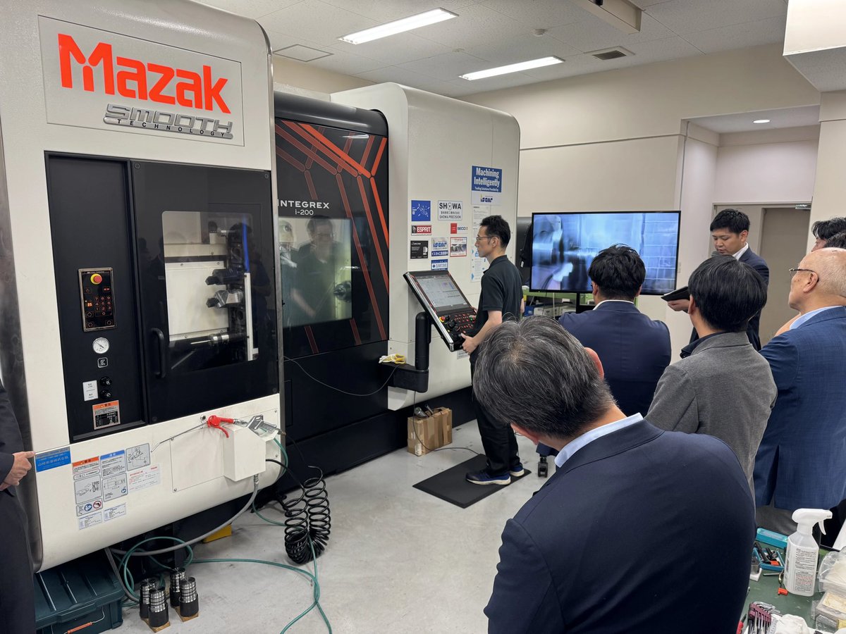 Cominix1's tweet image. ワルタージャパンさんと弊社テクニカルセンターで展示会開催❗️新製品紹介やインテグレックスでのデモ加工を行なっています。座面にセレーションのある溝入れが画期的😳