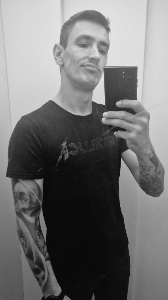 Its_Nickflexa's tweet photo. Never lessen yourself to better for someone else! https://t.co/yNoWhQBurS