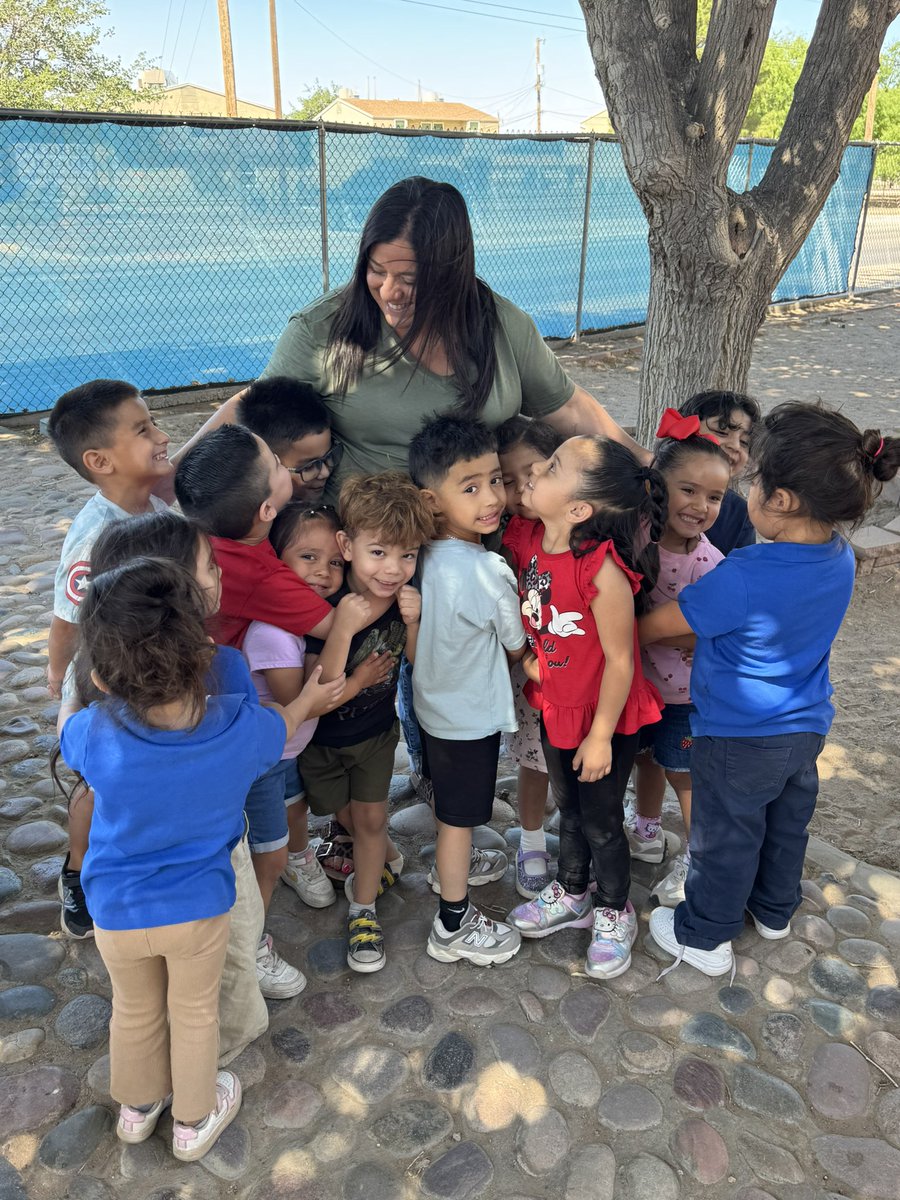 VGuajardo_ESA's tweet photo. I will miss my babies ❤️ this year I enjoyed them so much ❤️ #ItsNotAGoodBye #SeeYouLater #Prek3s #MsGRocks #SigningOut #TwelfthYear https://t.co/GTtYNcwlF6