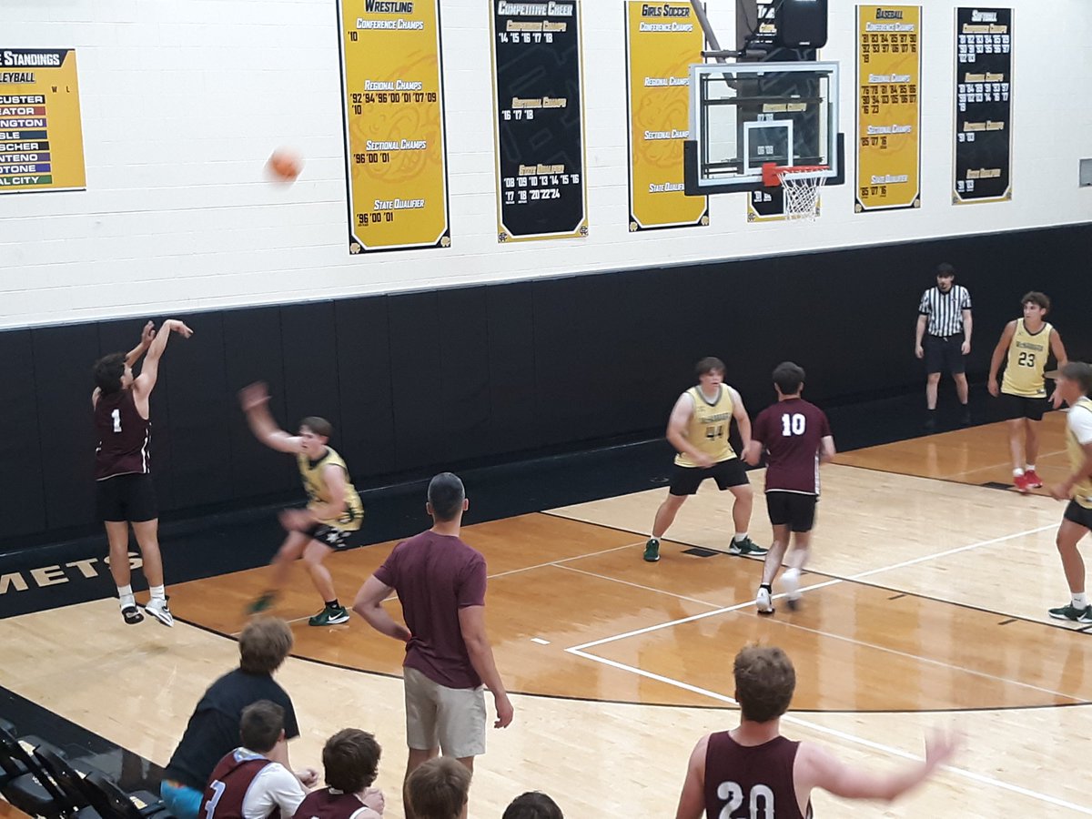 mattjnow's tweet photo. St. Joseph-Ogden gets the 58-42 win over Bishop McNamara. The Spartans are 2025 Braidwood Shootout Champions.

Shoutout to Coach Tyler Schoonover for putting together a great tournament. Hope to be back soon.

@AlHartwig1 https://t.co/JxlqESkmUz