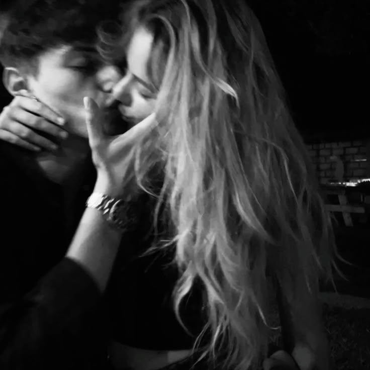 Em todas as linhas do tempo eu sempre te encontrarei e sempre acabaremos juntos outra vez, eu te amo meu amor. 

Feliz dia dos namorados princesa 💞