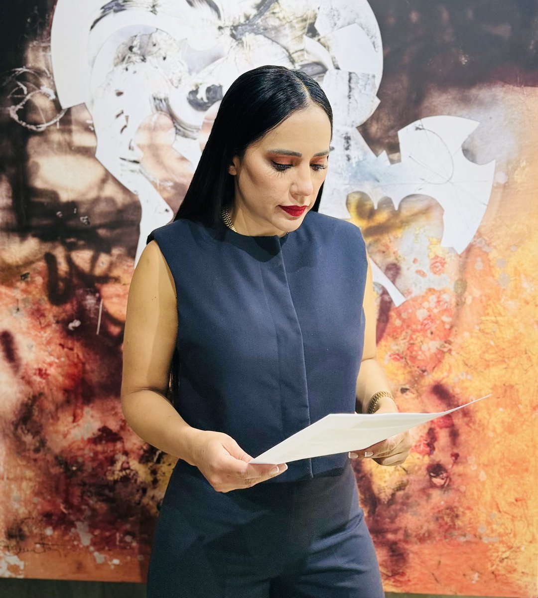 Sandra Cuevas (@sandracuevas_) on Twitter photo Leyendo la vida de Sor Juana Inés de la Cruz: En una época dominada por la lógica patriarcal y la censura del pensamiento femenino, se alzó como una mente prodigiosa e indomable. Pensó con orden, precisión y método. Rompió paradigmas y fundó, sin saberlo, el pensamiento feminista Leyendo la vida de Sor Juana Inés de la Cruz: En una época dominada por la lógica patriarcal y la censura del pensamiento femenino, se alzó como una mente prodigiosa e indomable. Pensó con orden, precisión y método. Rompió paradigmas y fundó, sin saberlo, el pensamiento feminista
