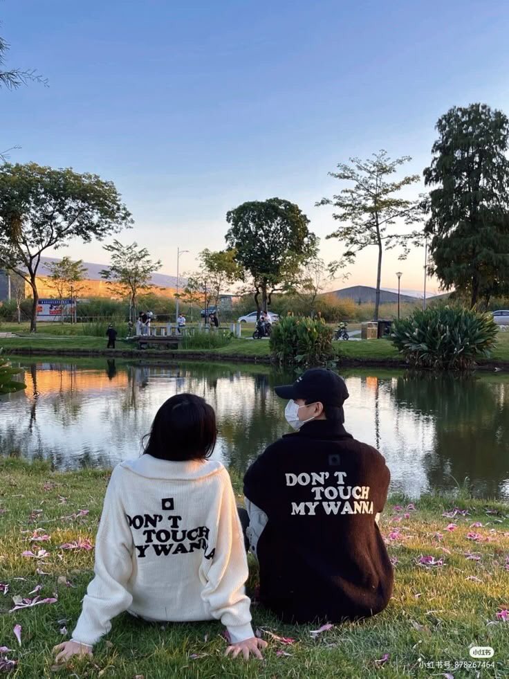 runningYe_'s tweet photo. Me apaixonar por você e como estar nas nuvens, todo dia uma suspensa nova. Crescer com você me faz te admirar cada dia mais e eu sou extremamente grata por o ter. Desde o primeiro beijo até o altar eu sempre serei seu par! 🤍

Eu te amo, minha singela homenagem pra você nesse dia https://t.co/dmQwDw4IGB