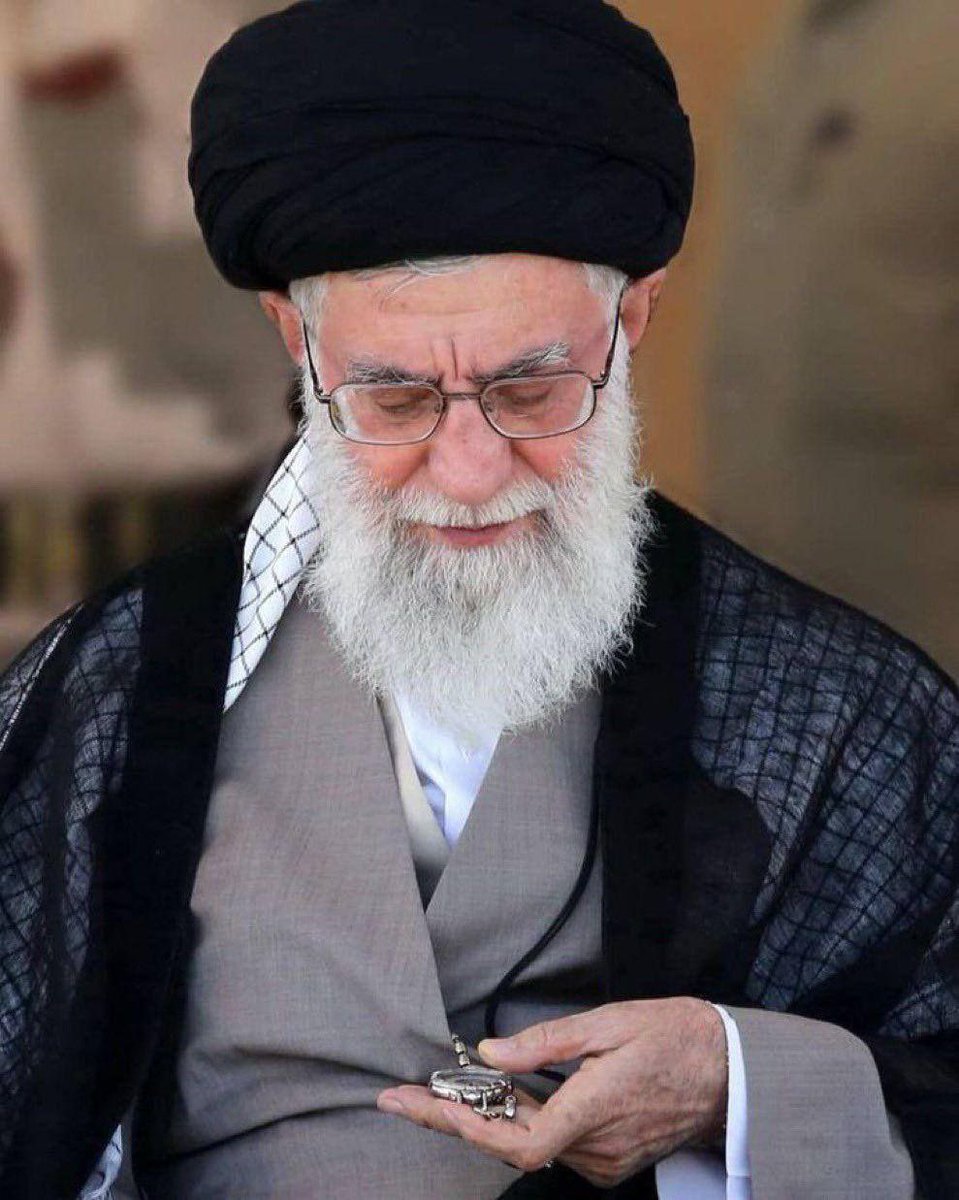 ALI_HASHIM_313A's tweet image. فوالله لا نعود حتى تُهدَم القلاع، وتُذلّ الرقاب، وتُزلزل ديمونا وتُهدّم تل أبيب. نحن قومٌ إذا سُلَّت سيوفنا، فلا تُغمد إلا على جماجم الأعداء.