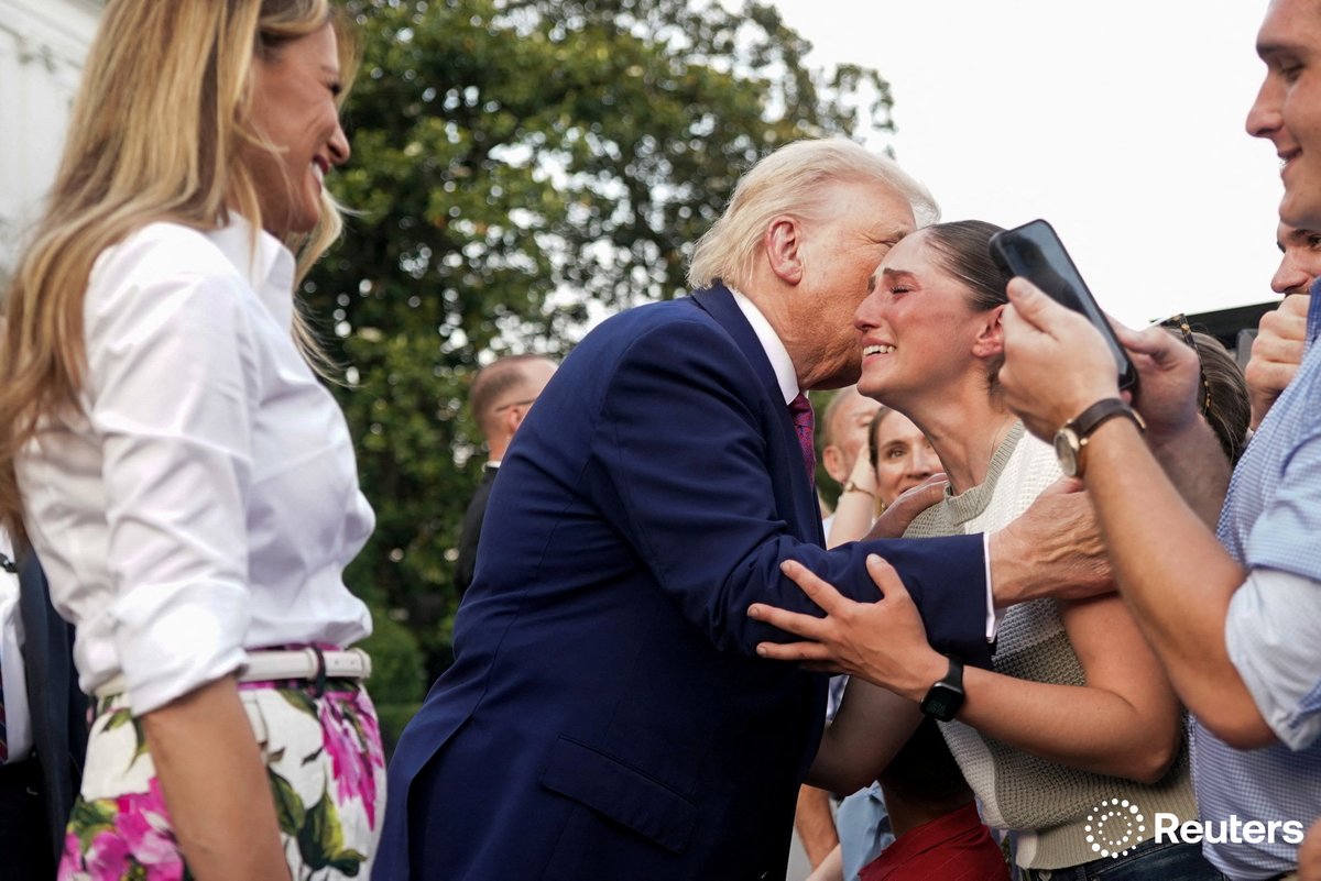 corinne_perkins (@corinne_perkins) on Twitter photo U.S. President Donald Trump interacts with an attendee during the Congressional Picnic at the White House in Washington, D.C. Photo by <a href="/SmileItsNathan/">Nathan Howard</a> U.S. President Donald Trump interacts with an attendee during the Congressional Picnic at the White House in Washington, D.C. Photo by <a href="/SmileItsNathan/">Nathan Howard</a>