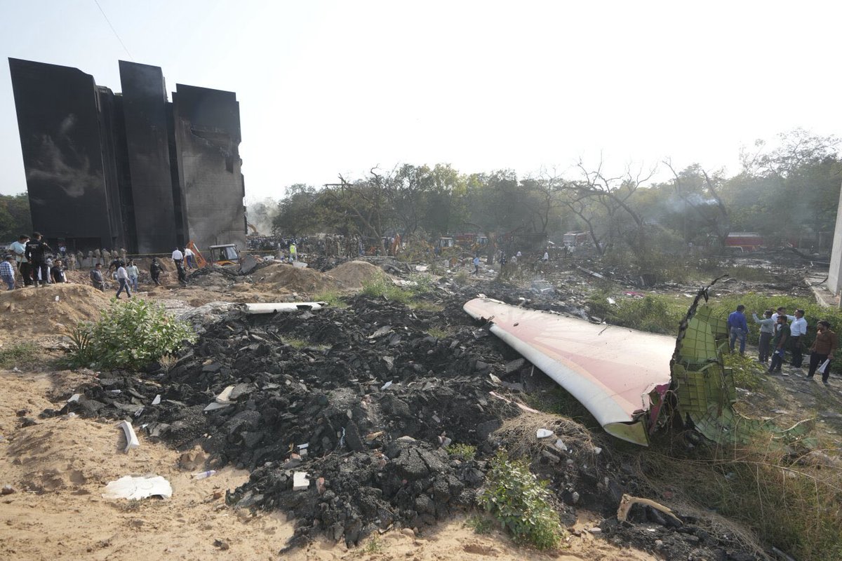Lone passenger survives the deadly Air India crash

apnews.com/article/india-…
