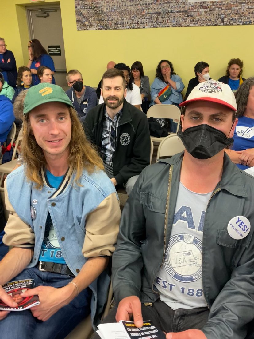 MFELocal59's tweet image. Over 100 members &amp;amp; community allies showed up to bargaining tonight despite the rain. The school year has ended, but our solidarity hasn’t!
#SummerOfSolidarity #HotLaborSummer