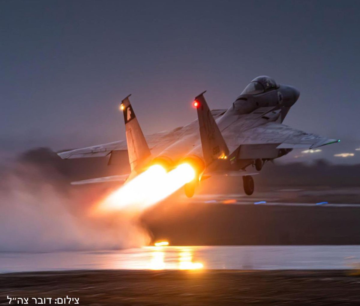 הֶן־עָם֙ כְּלָבִ֣יא יָק֔וּם וְכַאֲרִ֖י יִתְנַשּׂא.

כולנו עם טייסינו הגיבורים וכל כוחות הביטחון שלוקחים חלק במתקפה על איראן. 

ימים מורכבים לפנינו. הישמעו להנחיות פיקוד העורף. 
עם ישראל חי 🇮🇱