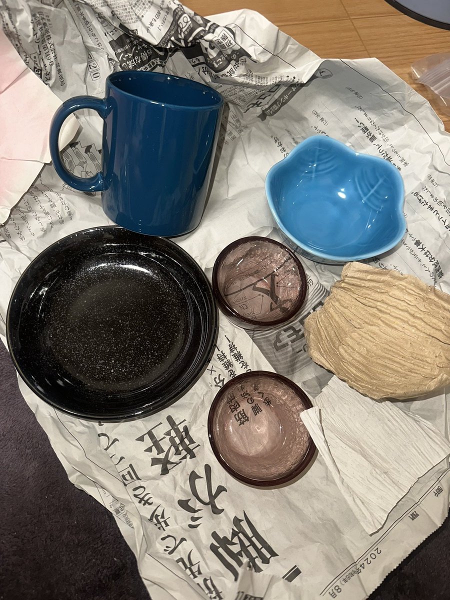 bashirisu's tweet photo. 広島旅行でゲッツした陶器かわいすぎるし安すぎたーー陶器市場だいすこ https://t.co/jZsKthgOPL