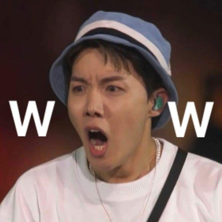 arisip24's tweet photo. Yo viendo la foto en IA de hobi 

#JHOPE #jhope_KllinItGirl https://t.co/KEVWLk6iiN