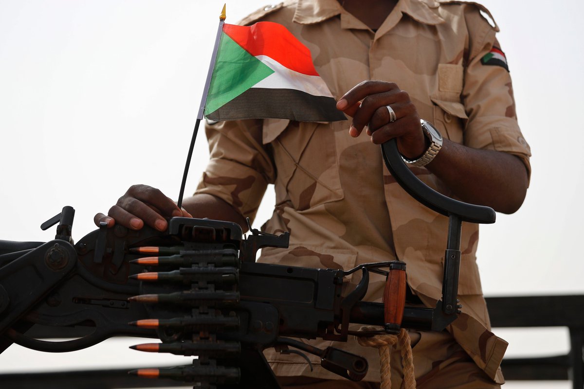 XNewsJournal's tweet photo. 🇸🇩🇪🇬Sudan’s paramilitaries seize a key area along the border with Libya and Egypt.

On Wednesday, Sudan's paramilitary Rapid Support Forces claimed they seized a strategic border area connecting Sudan, Libya, and Egypt.
This capture followed months of civil war that erupted in April 2023, fueled by a bitter power struggle between the Sudanese Armed Forces and RSF.
The SAF confirmed it evacuated the area as part of a defensive withdrawal, while accusing Libyan commander Khalifa Haftar's forces, allied with the UAE, of supporting the RSF attack.
The RSF described the victory as a 'qualitative step', enhancing control over a region rich in resources and trade routes, which locals celebrated spontaneously.
The seizure escalates regional tensions, drawing Libya and the UAE further into Sudan’s conflict and complicating efforts to halt the war that displaced over 13 million people.