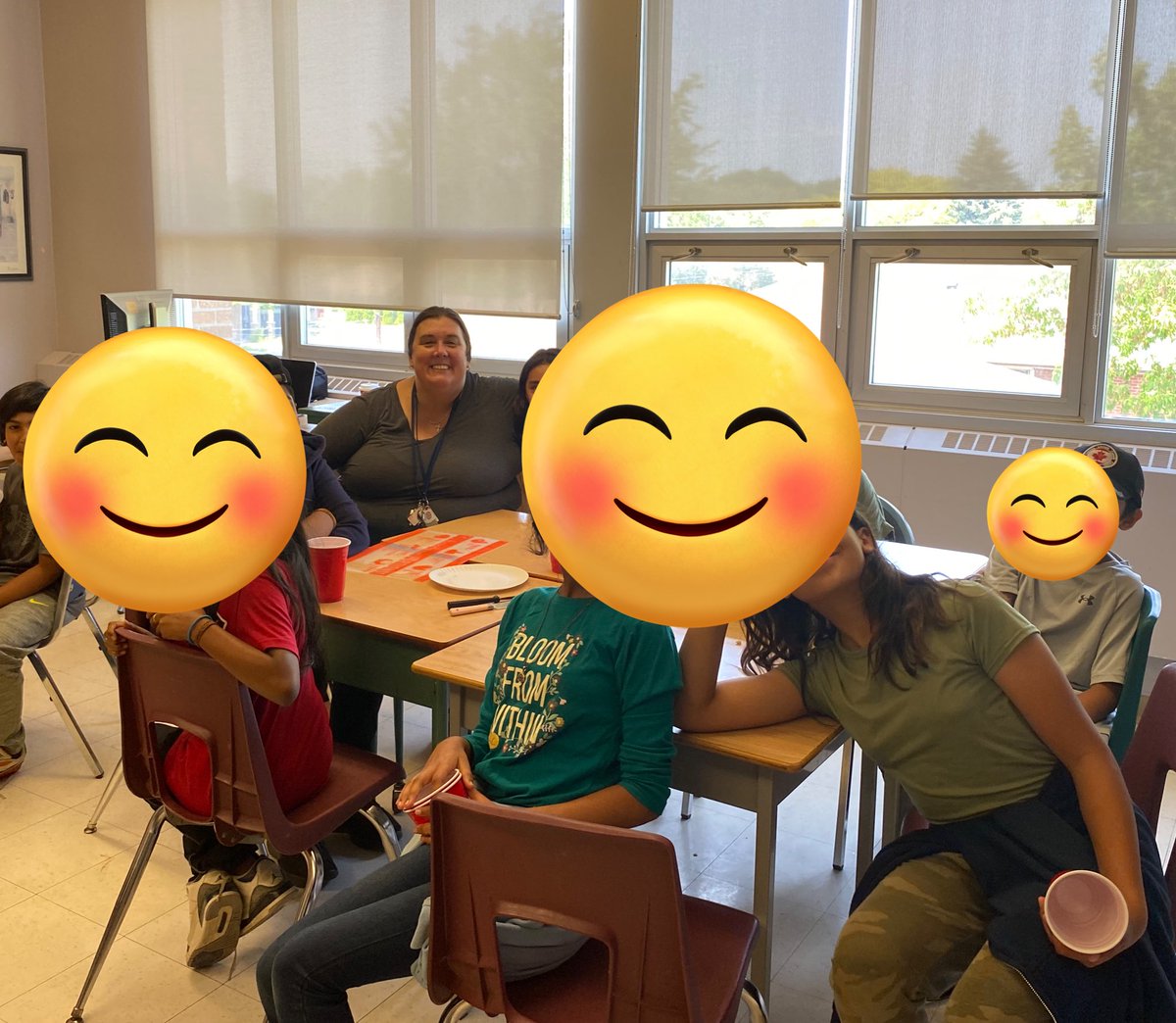 Elaine Y tweet media