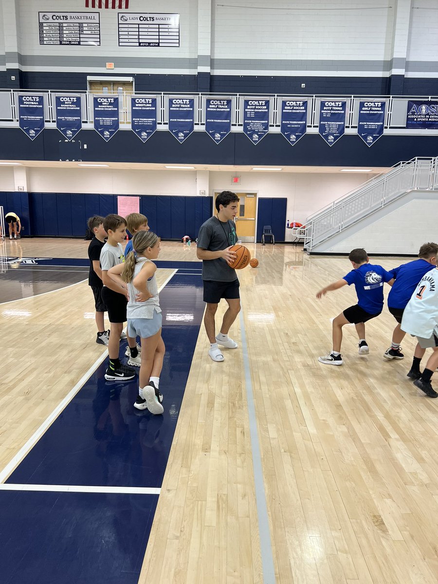 CoahullaMBB's tweet photo. Day ☝️of Kids Camp in the 📚! We can’t wait to get back in the gym with these guys again tomorrow! 🏀💪

#ColtCountry | #FutureColts https://t.co/Hbg5kG0Trt