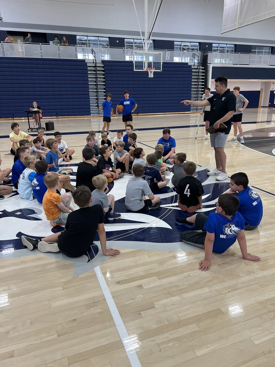 CoahullaMBB's tweet photo. Day ☝️of Kids Camp in the 📚! We can’t wait to get back in the gym with these guys again tomorrow! 🏀💪

#ColtCountry | #FutureColts https://t.co/Hbg5kG0Trt