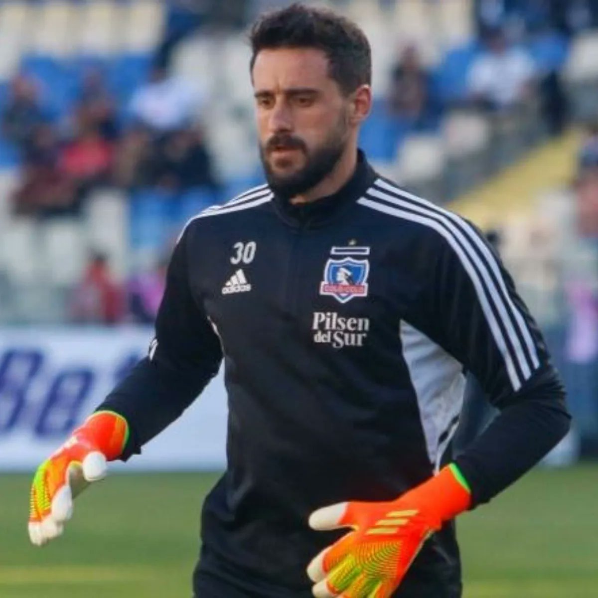 cangrejotropero's tweet photo. A un tipo respetuoso, serio, responsable y trabajador como Fernando, se le respeta. A los borrachos, apostadores y habladores no.
 #VamosColoColo https://t.co/v3S32ajwRr